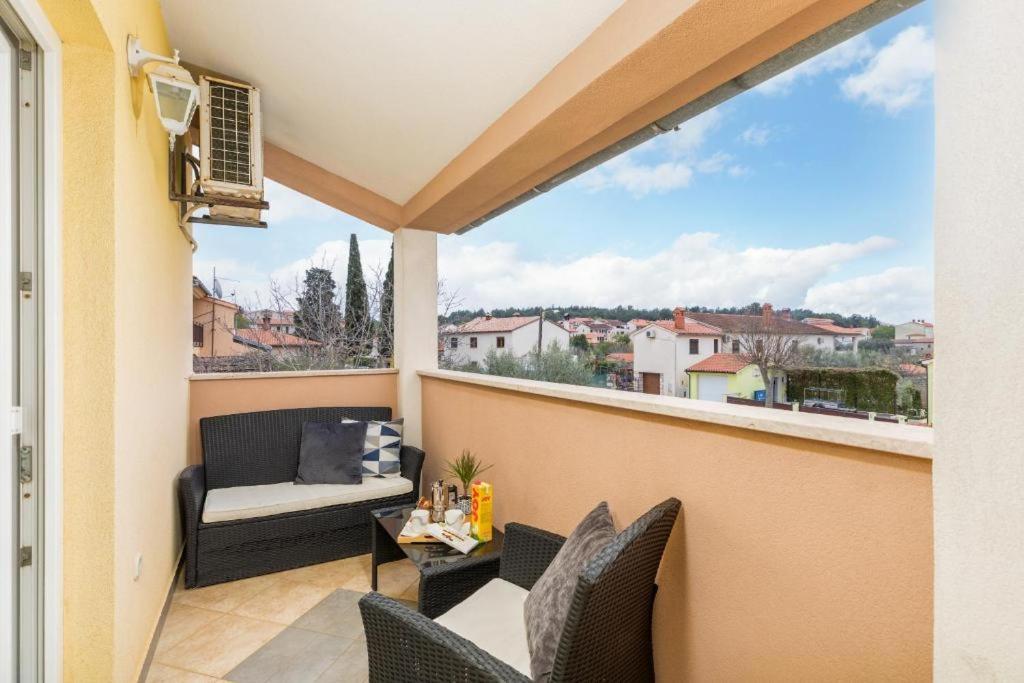 Apartment Mladenka Pula Bagian luar foto