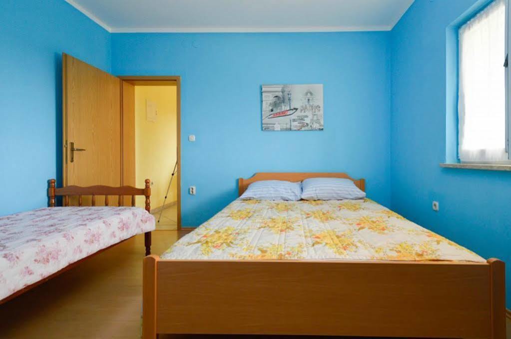 Apartment Mladenka Pula Bagian luar foto