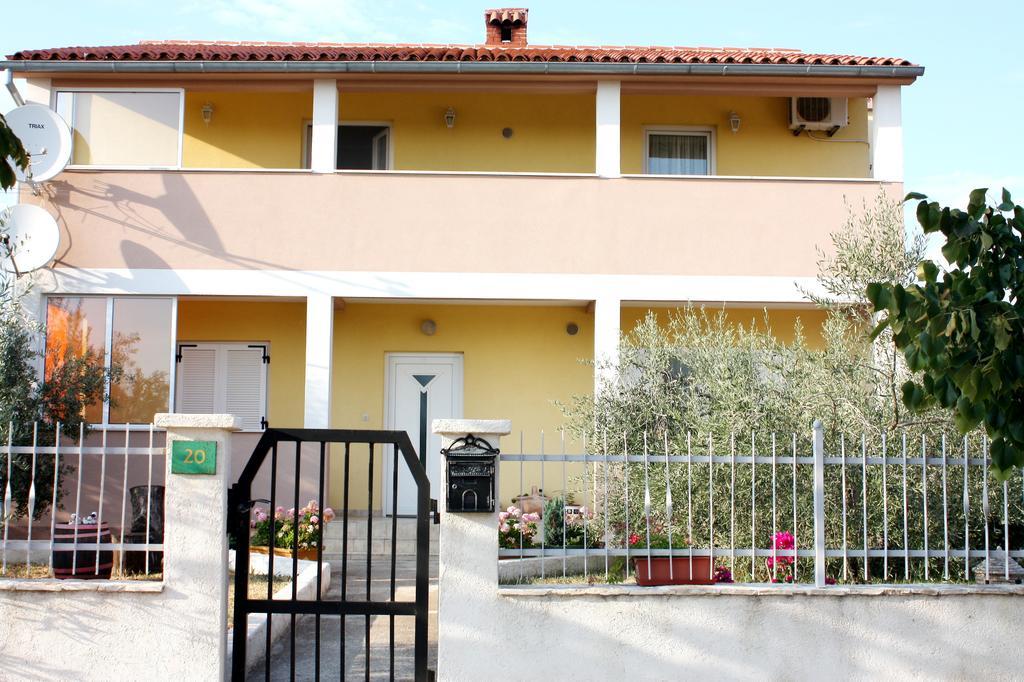 Apartment Mladenka Pula Ruang foto