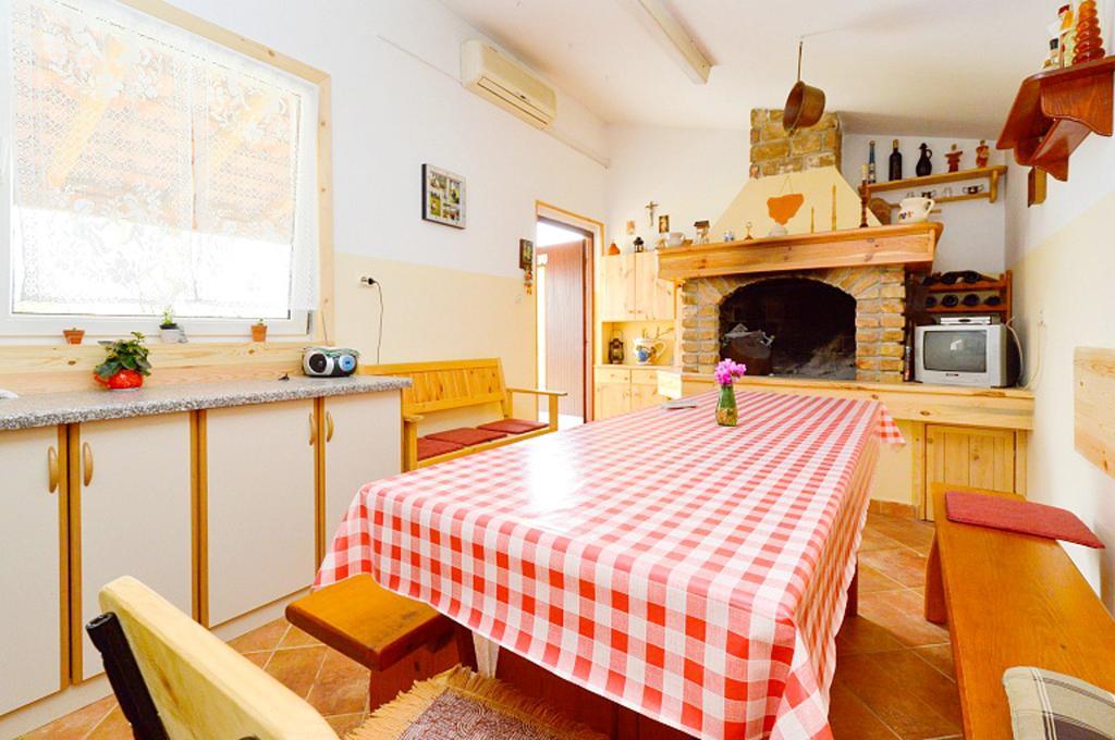 Apartment Mladenka Pula Ruang foto
